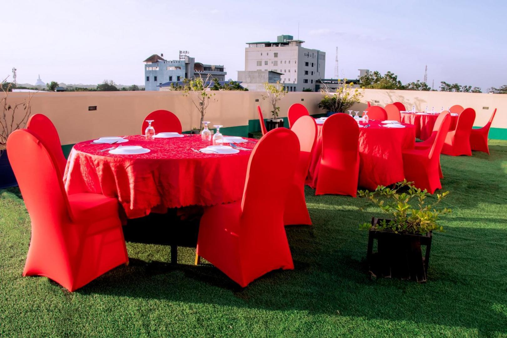 Kanola Luxury Hotel Anuradhapura Exterior photo