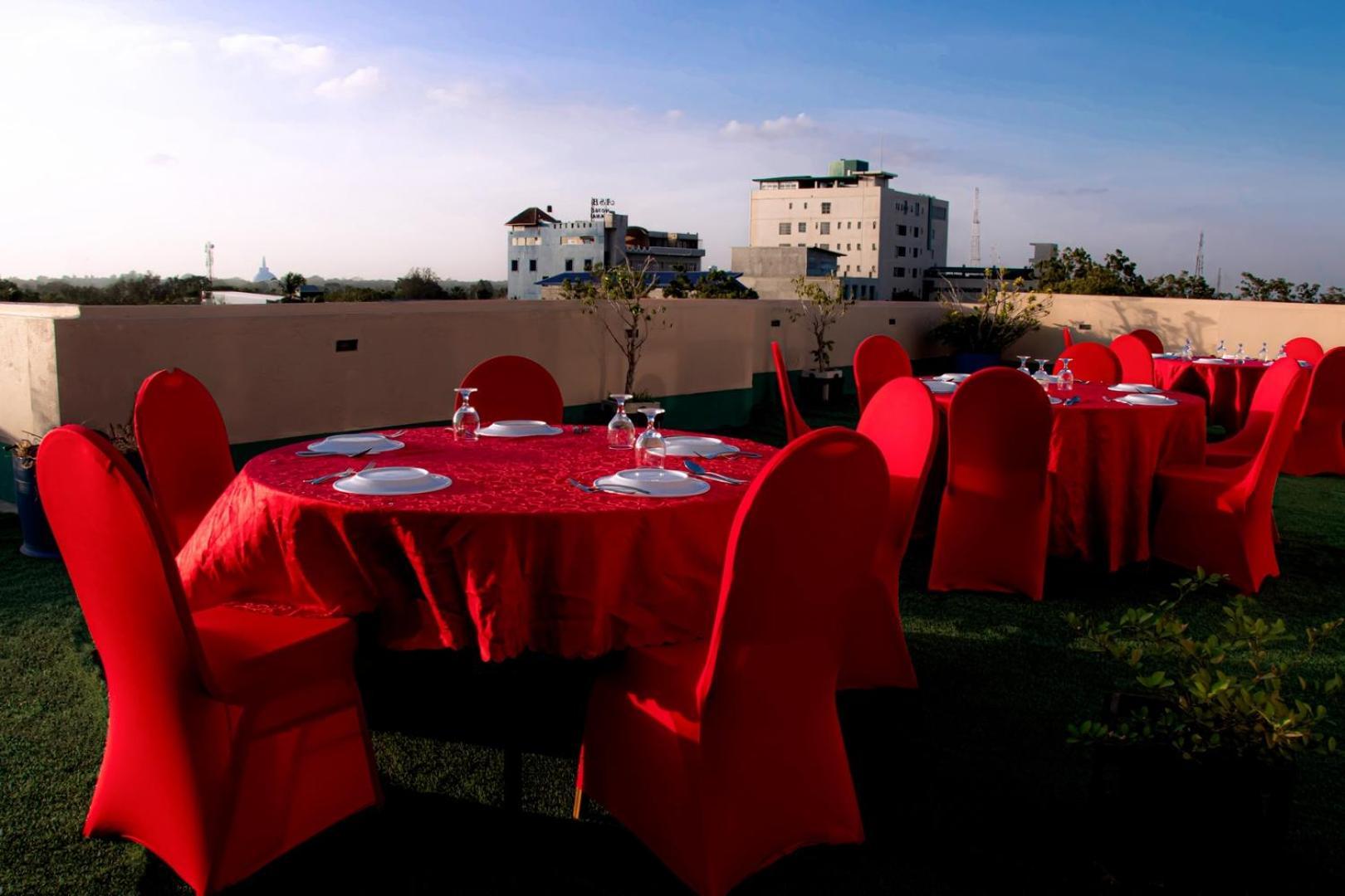 Kanola Luxury Hotel Anuradhapura Exterior photo