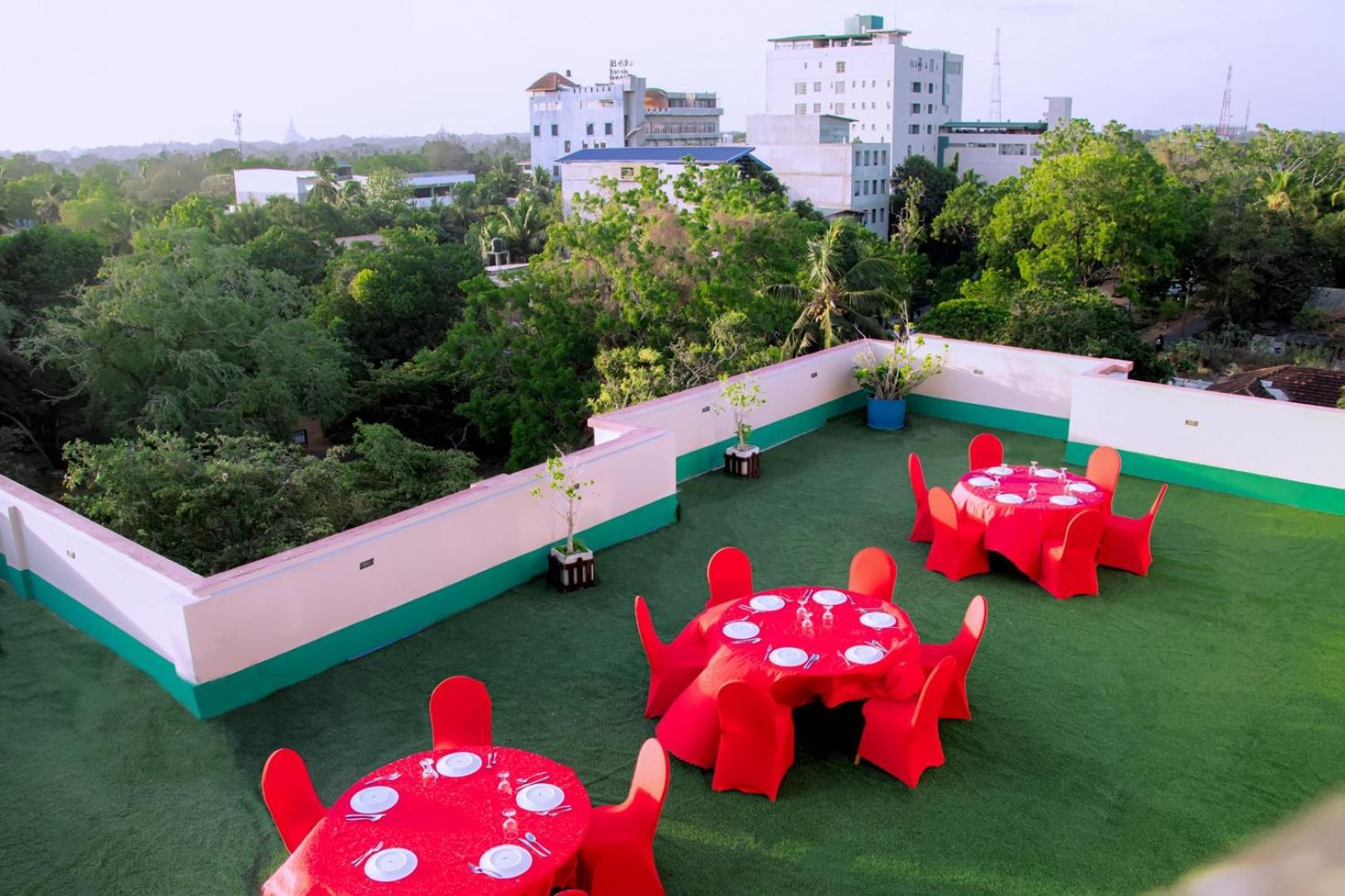 Kanola Luxury Hotel Anuradhapura Exterior photo